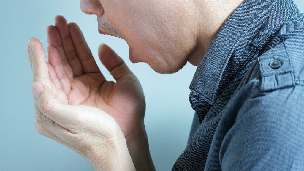 5 méthodes naturelles contre la mauvaise haleine